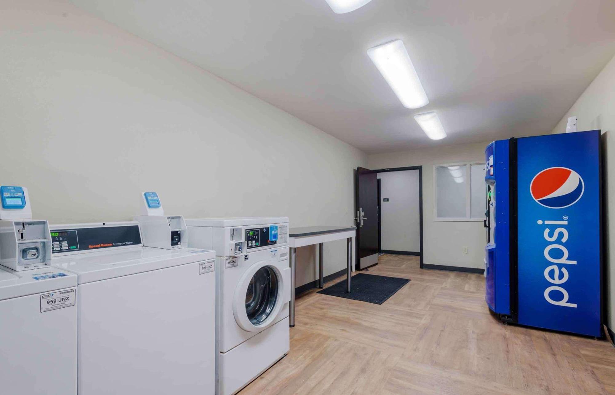 Extended Stay America Suites - Charlotte - University Place Eksteriør bilde